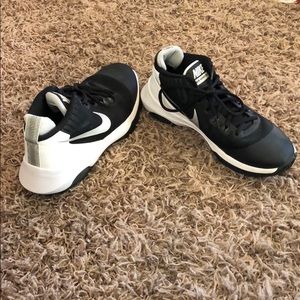 Women’s Basketball Shoes Size 8(U.S)